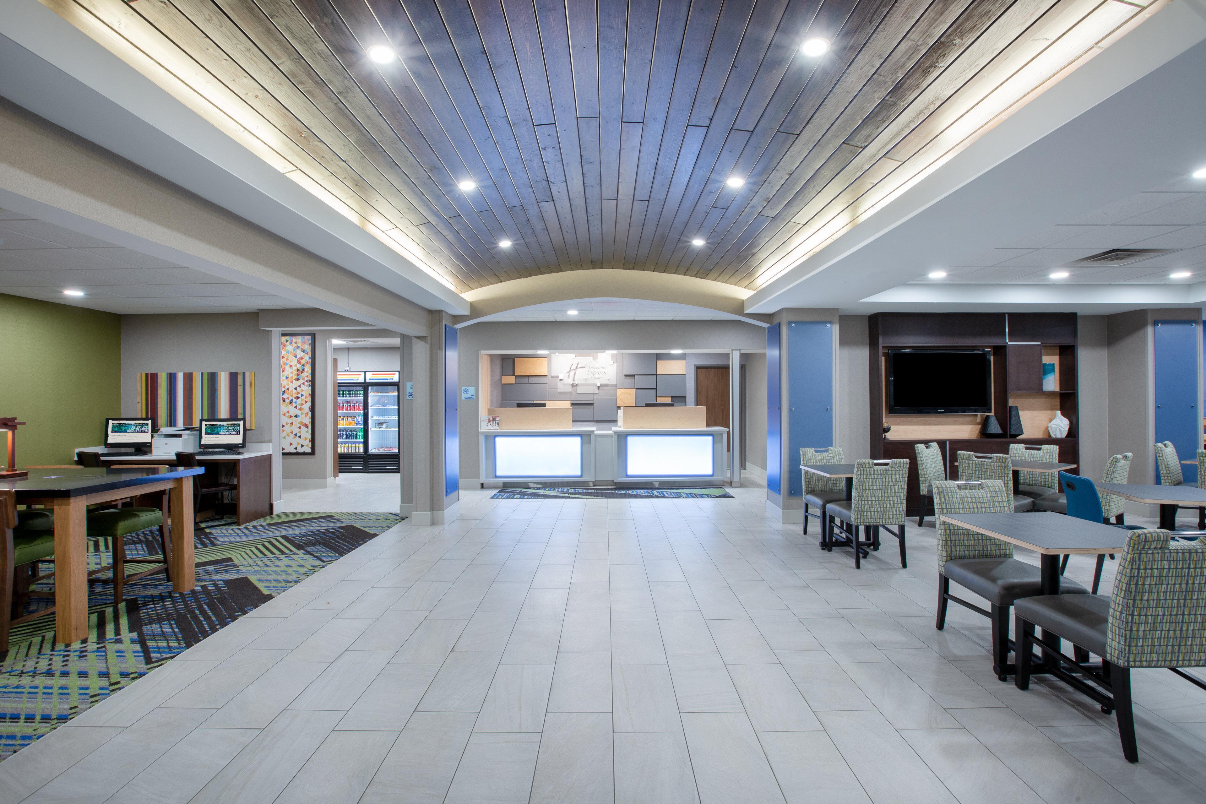 Holiday Inn Express Hotel & Suites Columbus By Ihg Buitenkant foto