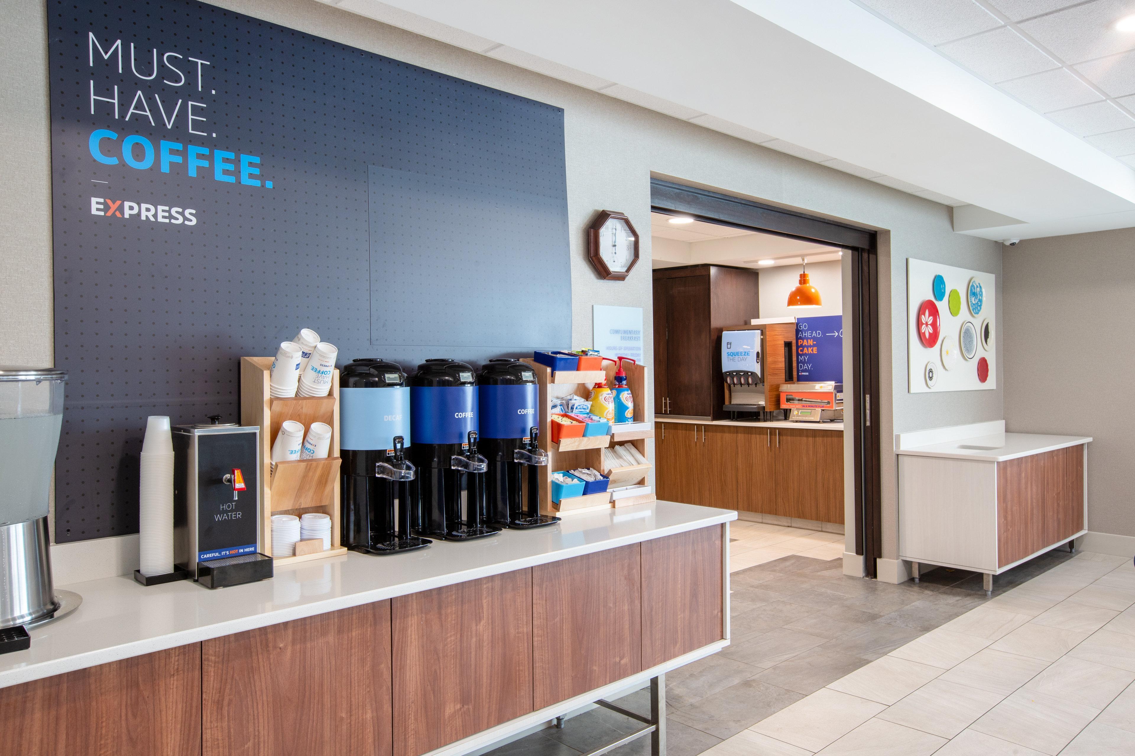 Holiday Inn Express Hotel & Suites Columbus By Ihg Buitenkant foto