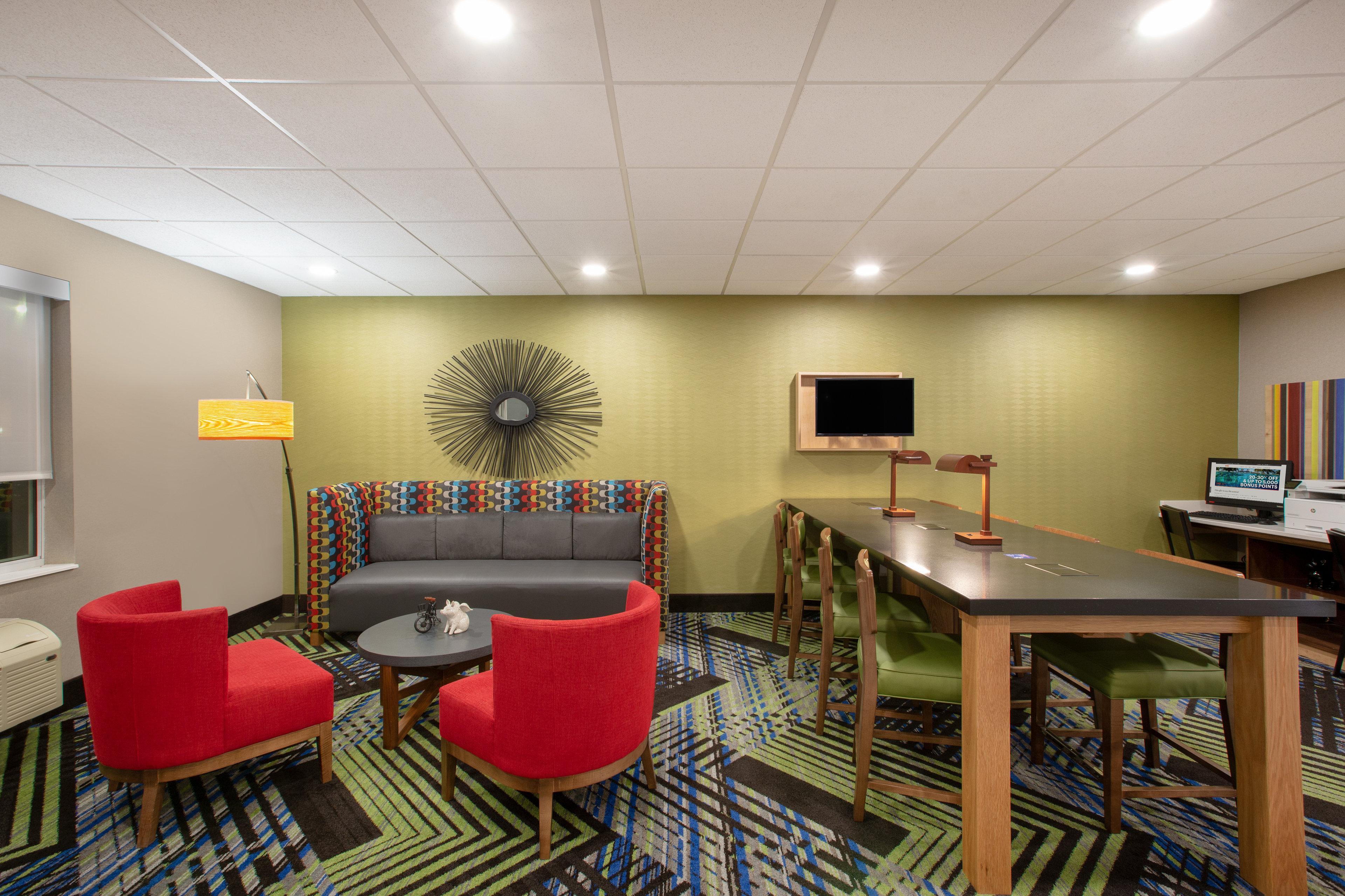 Holiday Inn Express Hotel & Suites Columbus By Ihg Buitenkant foto