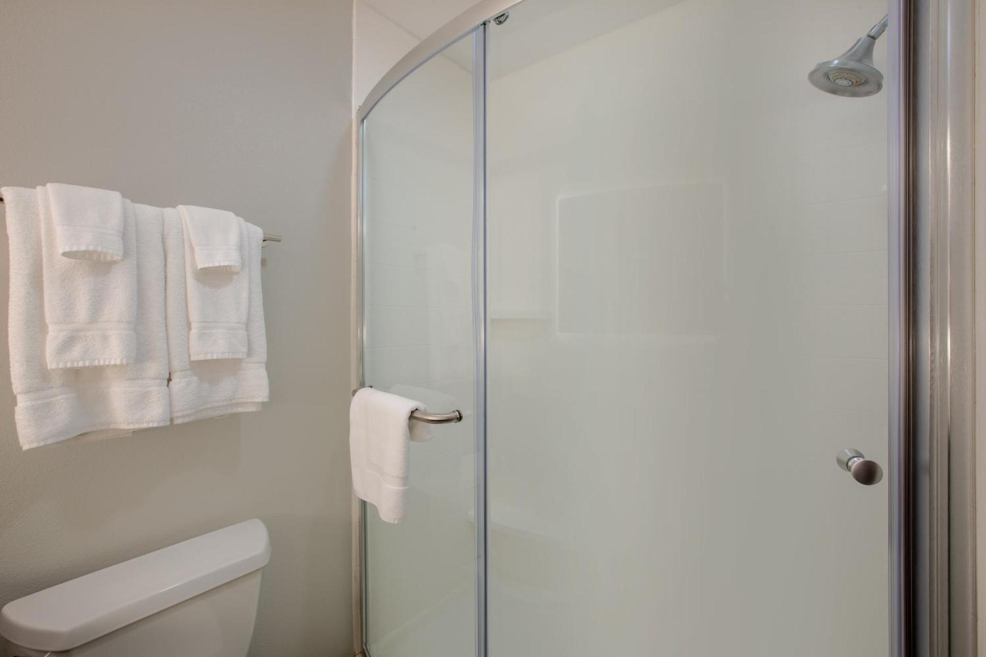 Holiday Inn Express Hotel & Suites Columbus By Ihg Buitenkant foto