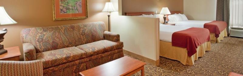 Holiday Inn Express Hotel & Suites Columbus By Ihg Buitenkant foto