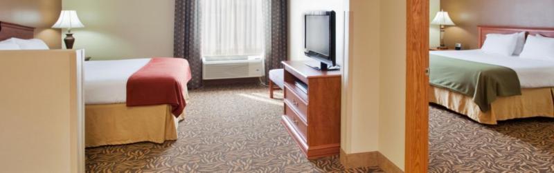 Holiday Inn Express Hotel & Suites Columbus By Ihg Buitenkant foto