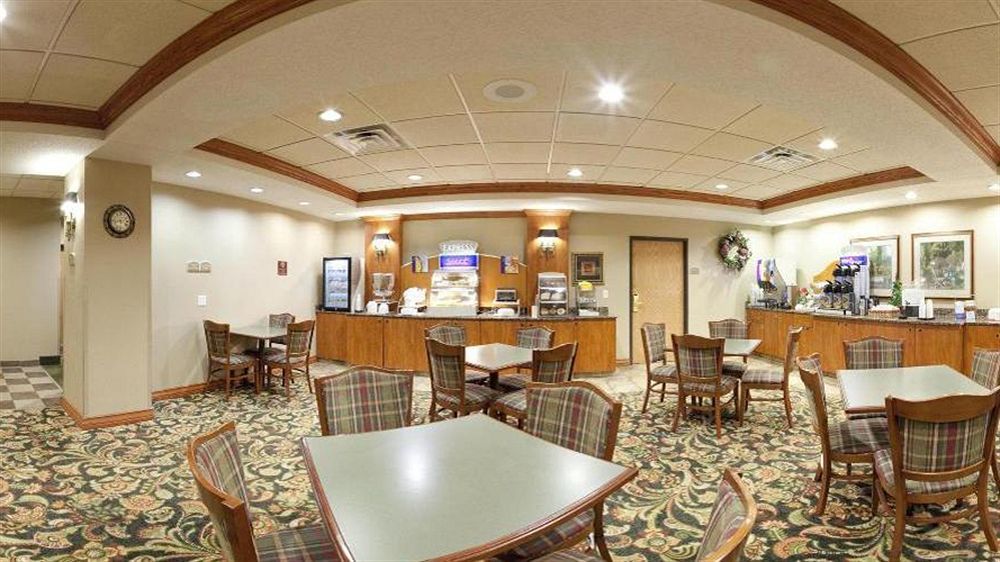 Holiday Inn Express Hotel & Suites Columbus By Ihg Buitenkant foto