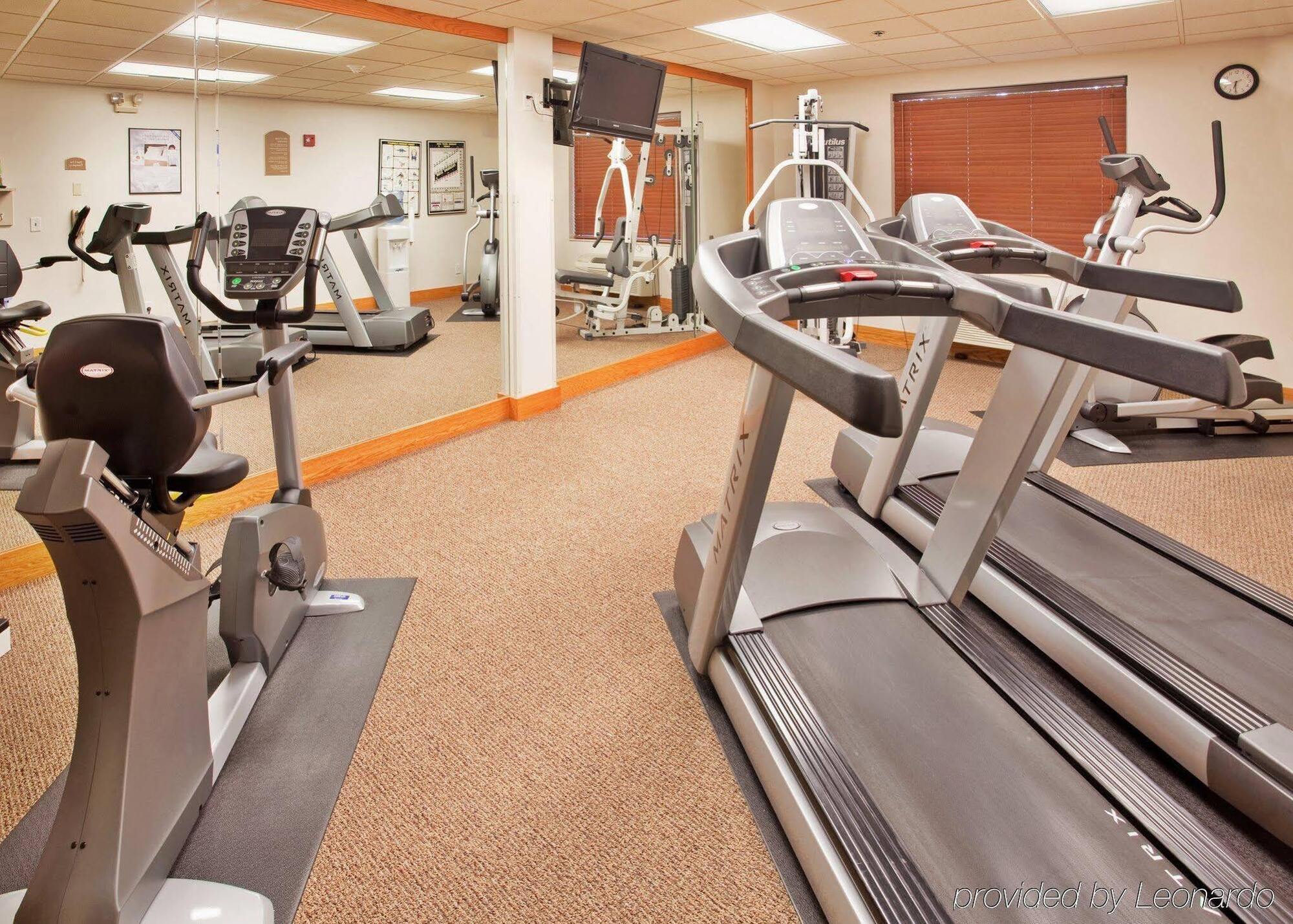 Holiday Inn Express Hotel & Suites Columbus By Ihg Buitenkant foto